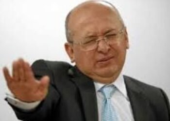 Montealegre se distancia de Petro y vaticina “rotundo fracaso”