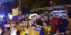 El caso Uribe provoca un aumento de las tensiones políticas en Colombia