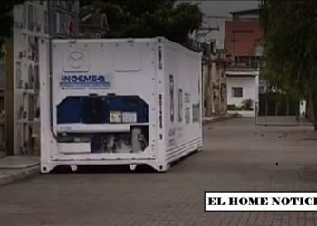 Colapsaron las morgues en Bogotá, cadáveres son almacenados en contenedores