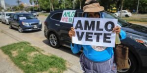 Se forma frente «AntiAMLO» contra el socialismo en México