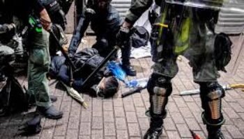 La dictadura comunista china, cada vez más tiránica: con los cristianos, con los uigures, con Hong Kong…