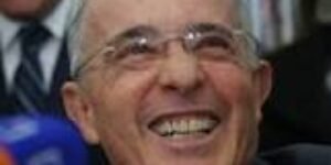El proceso de Uribe debe ir a la Comisión de Acusación de la Cámara porque reasume su fuero Presidencial