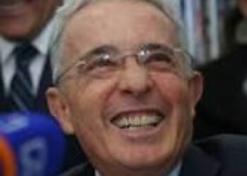 El proceso de Uribe debe ir a la Comisión de Acusación de la Cámara porque reasume su fuero Presidencial