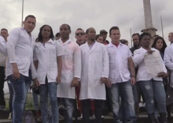 Médicos cubanos denuncian esclavitud por parte del castrismo ante la ONU
