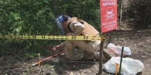 Las Farc sometieron y humillaron a hombres del Ejército que trabajaban en desminado humanitario