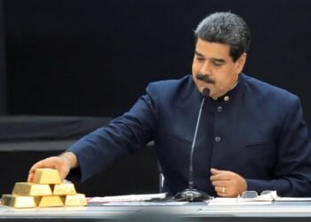 El régimen de Irán reconoció que la dictadura de Nicolás Maduro paga los envíos de gasolina a Venezuela con aviones repletos de oro