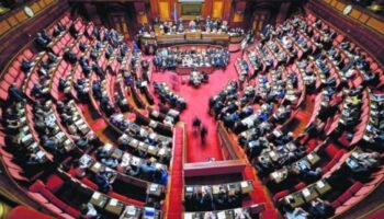 Italia aprueba la reducción del número de parlamentarios
