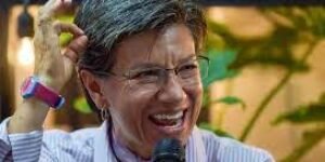 La Alcaldesa Claudia López derrocha el dineros de los bogotanos en limpiar su imagen con costosa publicidad