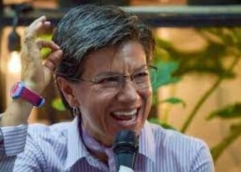 La Alcaldesa Claudia López derrocha el dineros de los bogotanos en limpiar su imagen con costosa publicidad