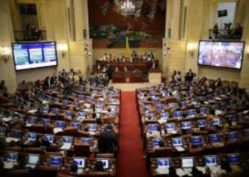 Congreso colombiano vota a favor de incrementar el número de curules