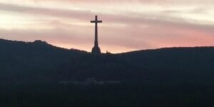 Campaña para que Gobierno español no destruya la cruz del Valle de los Caídos