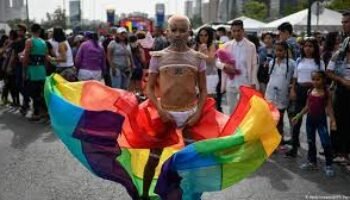 México. Las contradicciones del ‘lobby LGTBI’: proponen libertad para cambiar de sexo pero prohíben impartir ‘terapias de reconversión’ para homosexuales