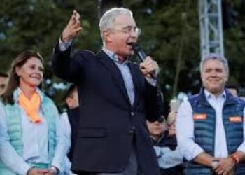 El expresidente Álvaro Uribe recupera su libertad