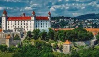 Polonia, Ucrania, Lituania, Georgia, Letonia y Eslovaquia declaran al Partido Comunista como una organización criminal