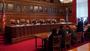 La Corte Suprema de EE. UU. Ordena a Pensilvania que separe las boletas por correo recibidas después de las 8 pm el día de las elecciones