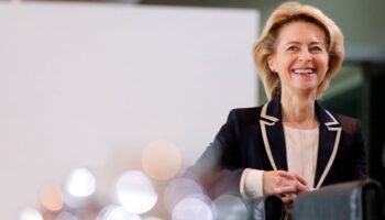 La Comisión Europea impone la agenda LGTBI en toda la Unión Europea. Polonia y Hungría se niegan