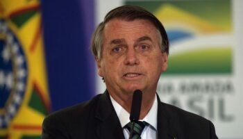 Bolsonaro indulta a policías que mataron delincuentes