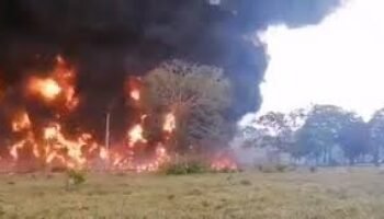 Fuerte explosión e incendio en el oleoducto Caño Limón Coveñas en Arauca
