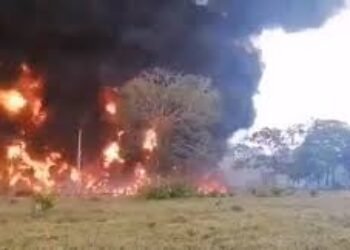 Fuerte explosión e incendio en el oleoducto Caño Limón Coveñas en Arauca