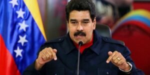 Maduro arrecia destrucción de medios informativos y apunta a nuevos blancos