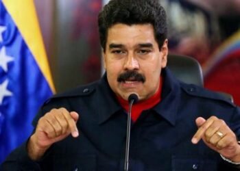 Maduro arrecia destrucción de medios informativos y apunta a nuevos blancos