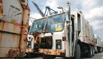 Los camiones viejos de Petro que le produjeron miles de millones de pérdidas a Bogotá