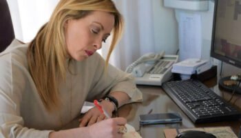 Giorgia Meloni: Te contaré qué es el comunismo.