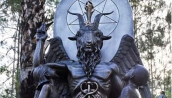 Satánicos norteamericanos, chicos agradables, argumentan que un aborto es un “ritual religioso” (eso sí, con mucha sangre) al que tienen todo el derecho