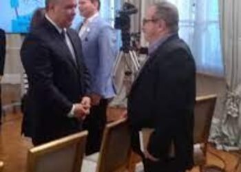 “Fraternal” cena mexicana del Presidente Duque con los criminales Timochenko y Alape.