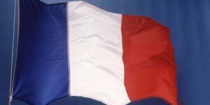 20 generales franceses de primer nivel piden a Macron defender el patriotismo