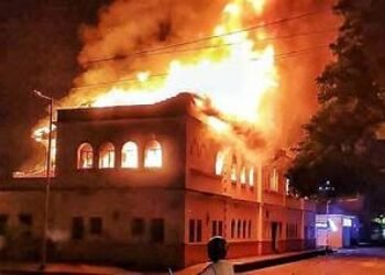 ¿A QUIEN PRETENDEN ENGAŃAR?