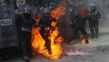 Colombiano de bien protesta….. por la intromisión comunista internacional