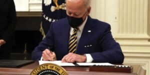 Joe Biden considera “un honor” la financiación del aborto en el mundo y destruye la obra provida de Trump