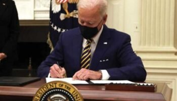 Joe Biden considera “un honor” la financiación del aborto en el mundo y destruye la obra provida de Trump