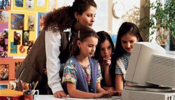 ¿Y SI PRIVATIZAMOS LA EDUCACIÓN?