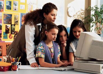 ¿Y SI PRIVATIZAMOS LA EDUCACIÓN?