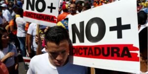 APUESTA DEL CHAVISMO CON PETRO