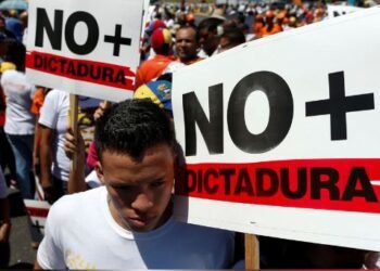 APUESTA DEL CHAVISMO CON PETRO