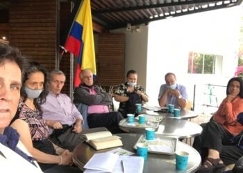 Candidatos al Congreso por el Partido Nacional Colombiano (PNC) se reunieron.