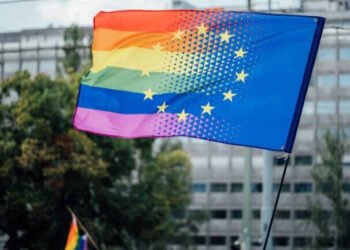 El Parlamento Europeo continúa con su cruzada LGBT. Reacciones en Europa Central