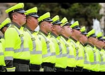 Petro y Aida Avella quieren acabar con la Policía Nacional