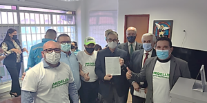 MEDELLÍN DIO EJEMPLO PIDIENDO LA REVOCATORIA DEL ALCALDE