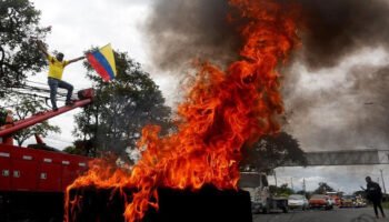 Militares venezolanos reclutaban y entrenaban jóvenes para protestar en Colombia