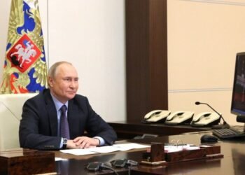 Putin: enseñar que un niño puede convertirse en niña es una «cosa monstruosa»