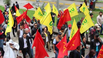 Colombia cerca del comunismo porque la «derecha» divaga por el centro