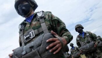 Campesinos retienen a 15 militares tras combates en Nariño