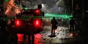 Nueva noche de terror por vandalismo de «Primera Línea» en el Portal de las Américas