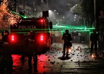 Nueva noche de terror por vandalismo de «Primera Línea» en el Portal de las Américas