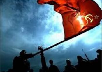 … Y ondeó la bandera comunista