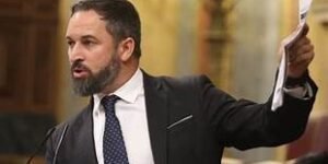 Abascal, líder de Vox, denuncia a las FARC en el Parlamento español
